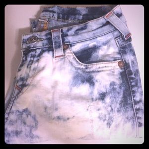True Religion Boyfriend Acid Wash Jeans size 24